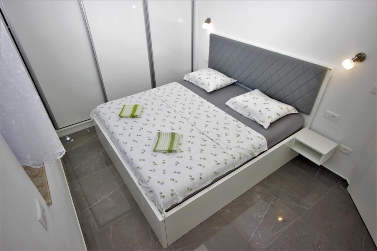 Apartments Smitran Banjole Exterior photo