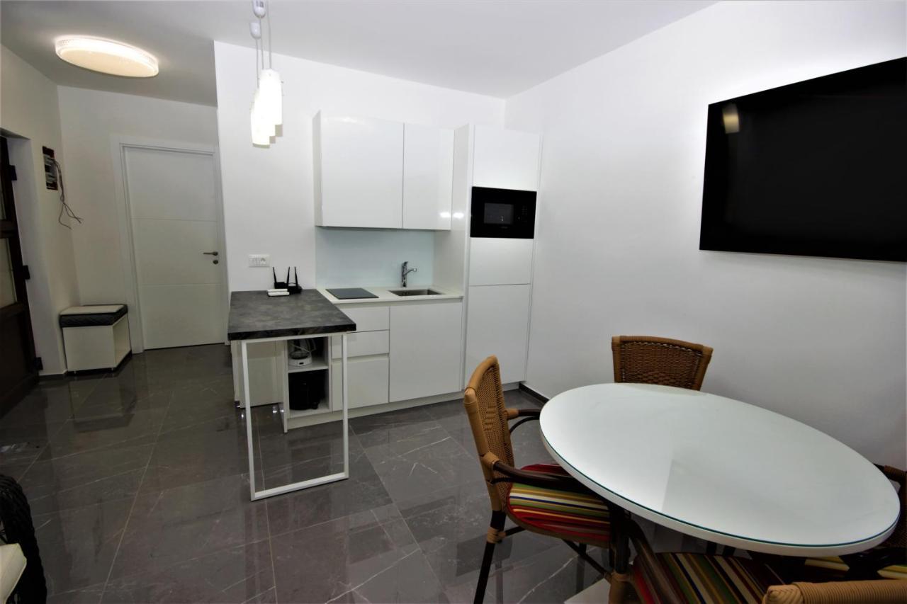 Apartments Smitran Banjole Exterior photo